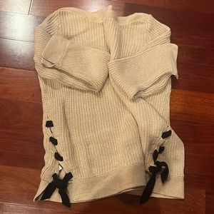 Loft women’s medium sweater tan with black top